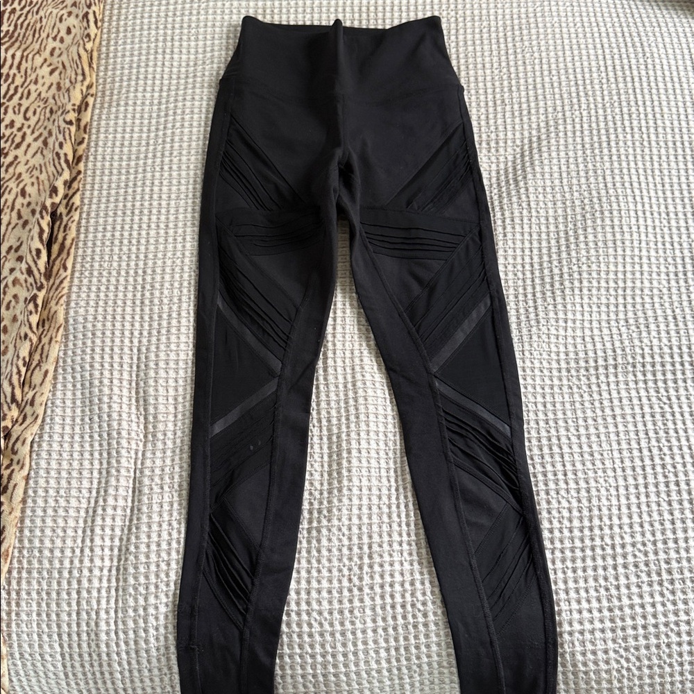 ALO Black High-Waisted Leggings with Geometric Design